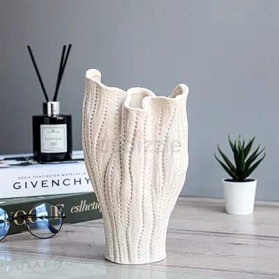 Aesthetics vases