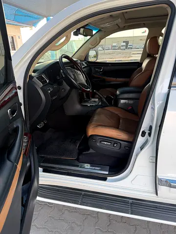 صورة 2 لـ 2015 Lexus LX-SERIES