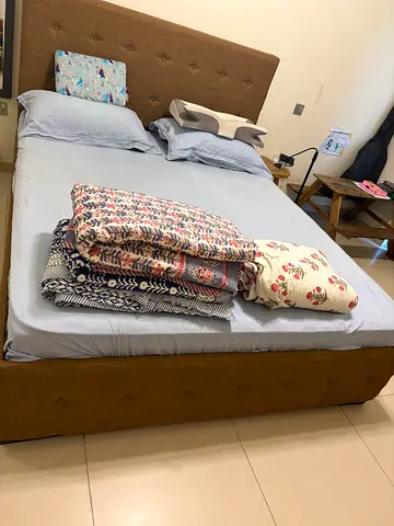 Queen size bed