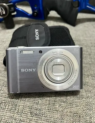 Sony 20.1MP Compact Digital Camera with Carry Case