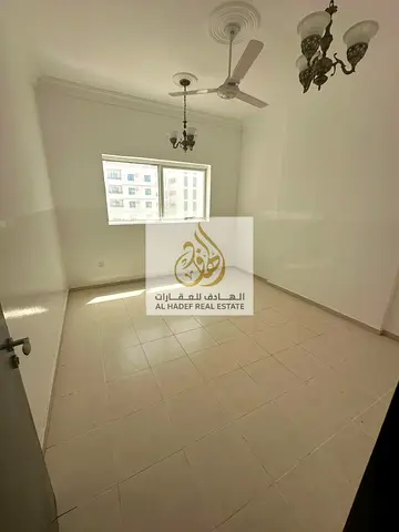 الايجار سنوي في عجمان منطقة النعيميه 1 شارع الاتحاد اسواق الامارات و دي دو دي موقع ممتاز 📍 سهل المخرج محمد بن زيد شقه غرفتين وصاله مع بلكونه تكيف
