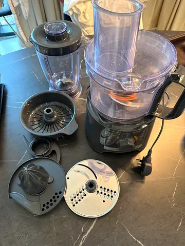 Kenwood MultiPro Food Processor with Blender and Grating Attachments