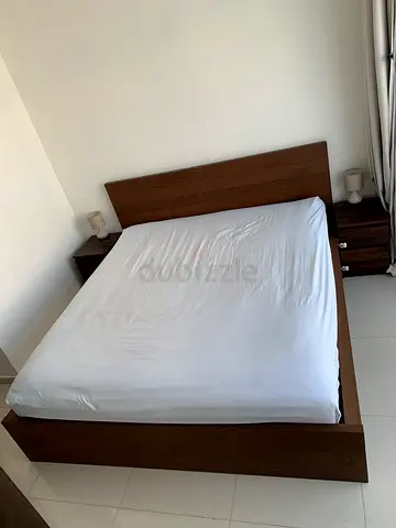 Full Bedroom in Excellent Condition For Sale