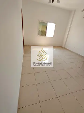 فرصة مميزة للإيجار السنوي في كورنيش عجمان! 🔥 🏠 استوديو للإيجار السنوي 📍 موقع مميز – كورنيش عجمان 💰 السعر: 20,000 درهم فقط سنويًا 💳 متاح على 4 أو