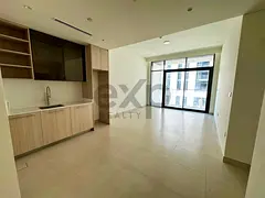 Courtyard And Partial Park View I Brand New