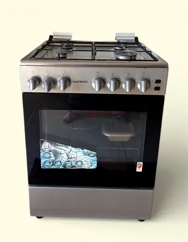 Daewoo 4-Burner Gas Cooker with Oven - Good Working Condition