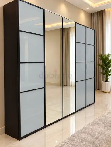 Modern Sliding Door Wardrobe with Mirrored Center Panels - Large