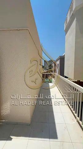 مجددة بالكامل | حالة ممتازة | جاهزة للسكن | طابقان | حوش واسع | موقف سيارة مغطى