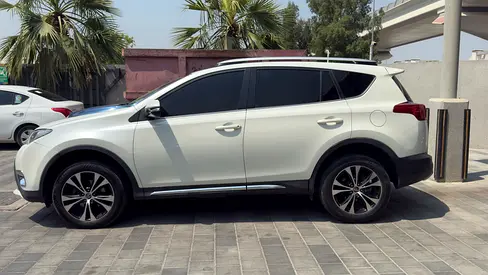 2015 Toyota RAV 4 — фото 3