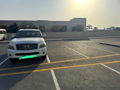 2014 Infiniti QX80 Luxury GCC Specs
