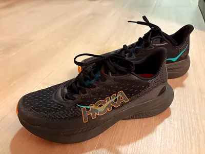 Stylish brand new HOKA shoes Size 41.5 / 7.5