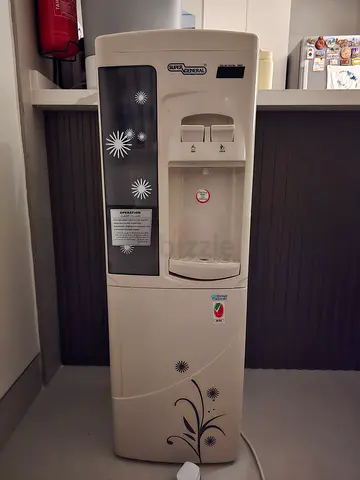 White freestanding water dispenser (Hot working, cold NOT working needs repair)
