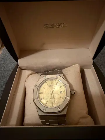 Seiko men's stainless steel watch in original box - custom watch