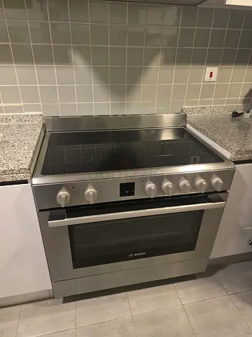 Bosch freestanding electric ceramic hob with oven - good condition