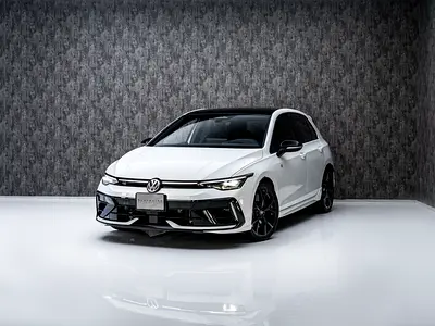 BUY NOW, PAY 2027 | THE BLACKLINE STANDARD | Warranty + Service, GCC, Low KMs