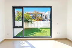 Vacant l Prime location l Facing garden