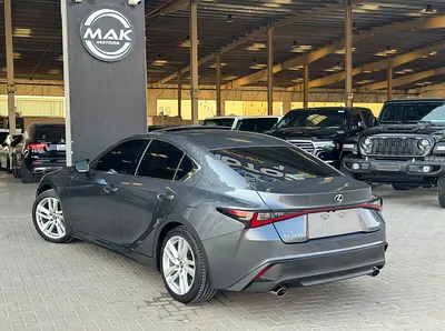 صورة 4 لـ 2023 Lexus IS-SERIES