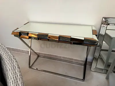 Glass display table