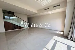Available now | Spacious | Closed kitchen