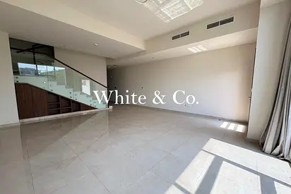 Available now | Spacious | Closed kitchen