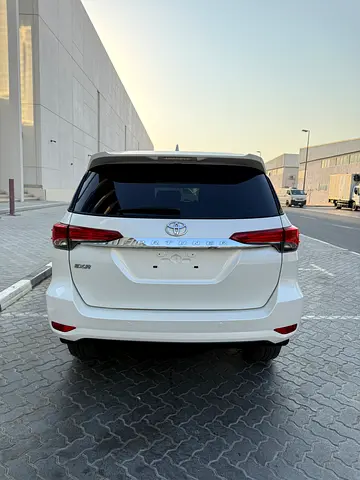 2019 Toyota FORTUNER 缩略图 4