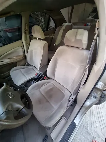 2002 Nissan SUNNY 照片 12