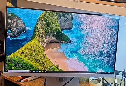2K HP 27inc QHD LED Monitor With Type C Port + Hidrolic Stand Model No E273q