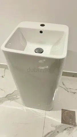 Bagno brand free standing ceramic sink