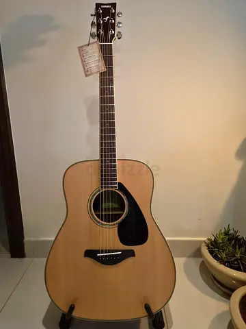 Yamaha FG830 Acoustic Guitar - Natural (unwanted gift)