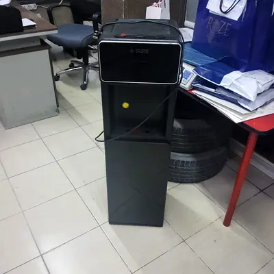 Bottom load water dispenser