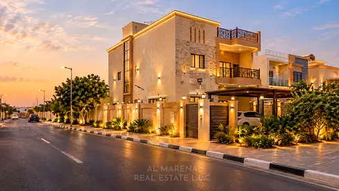 فيلاللبيع في منطقة المويهات 3– بعجمان كورنر  طابقين وروف موقع متميز، جاهزة للسكن | تصميم فاخر | تشمل الكهرباء والماء والتكييف |