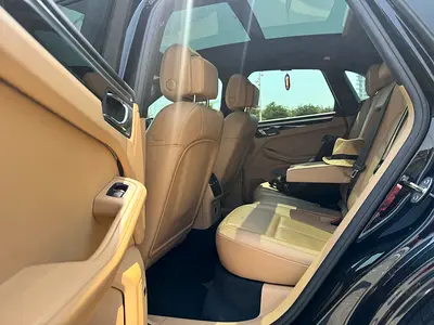 2018 Porsche MACAN thumbnail 12