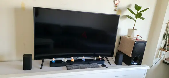 49 inch Samsung Curve LED TV with Sony 5.1 Home theatre speakers and subwoofer - good condition