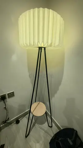Minimalist Tripod Floor Lamp with Pleated Shade (Beige) Living Room, Office Room, Bedroom
