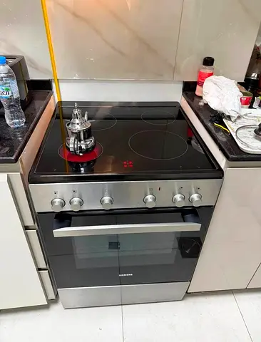 Siemens IQ300 Full Electric Cooking Range Sam Like New Condition 60cm