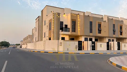 Distinctive corner villa near the Emirates Road exit and just steps away from amenities | Ground, first, and roof levels; 4 master bedrooms | Plot are