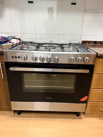 Stainless Steel Freestanding Gas Oven with 5 Burners - Good Condition