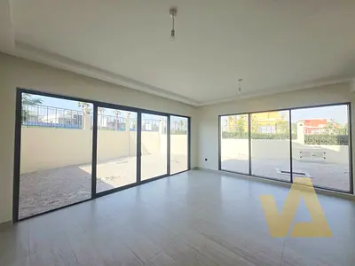 Single Row E-Corner | Spacious Plot | 4 Cheques