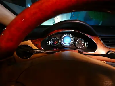 صورة 8 لـ 2004 Mercedes-BENZ CLS