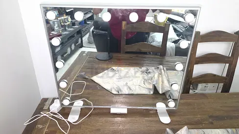 Hollywood Lighted Vanity Mirror 80x60cm with 18 LED Bulbs & 10X Magnifier