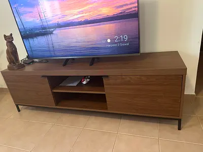 Wooden TV Unit – Excellent Condition