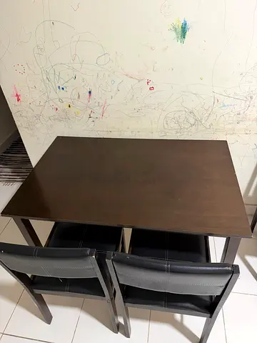 Table with2 chair for sale