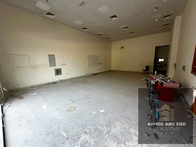 A commercial shop is available for annual rent in a prime location in Al Rashidiya 1, near Middle East Centre. Situated in one of the most vibrant and