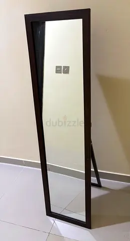 Wall mirror / dresser