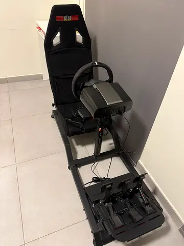 Cockpit / racing simulator frame next level racing