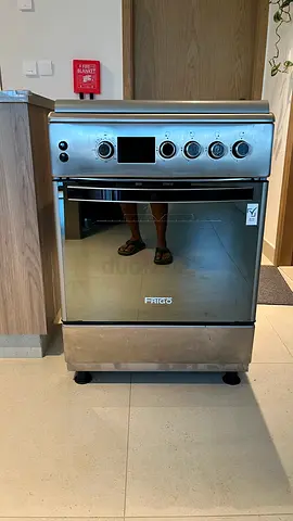 Brand NEW Unused 4 x 4 gas stove with oven/grill