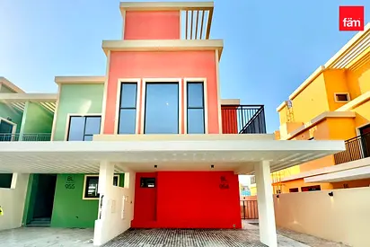 Single Row | 5 Bedroom + Maid | Townhouse