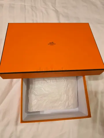 Hermes Birkin 25 Box- brand new with felt, paper bag and ribbons