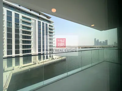 واجهة مائية | تصميم واسع | شقة فاخرة من غرفتي نوم | شاغرة