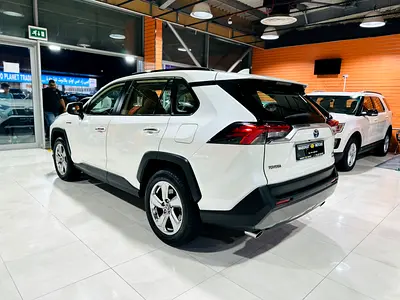 2024 Toyota RAV 4 — фото 4